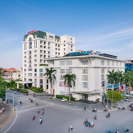 Khach San Thai Binh Dream エクステリア 写真